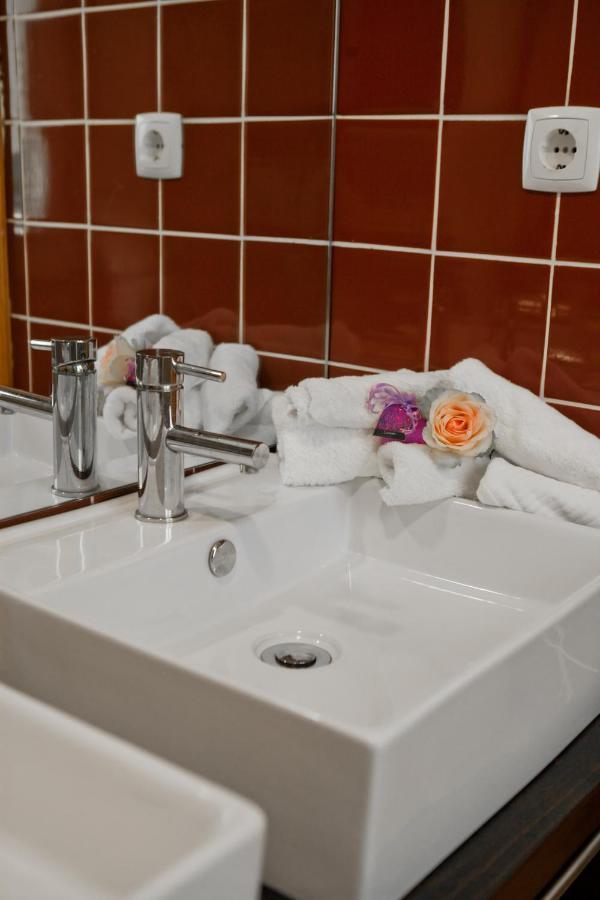 Hotel Vila Luena Vila Verde  Luaran gambar